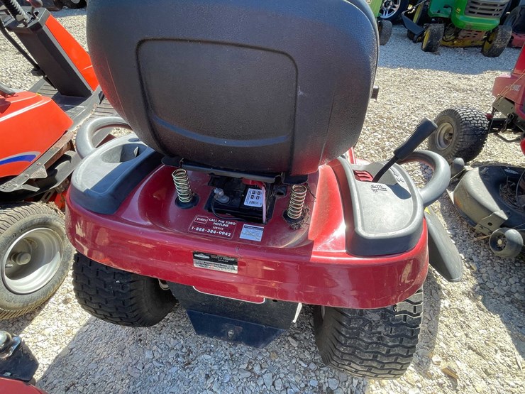 #6947-•-toro-riding-lawn-mower-image-4