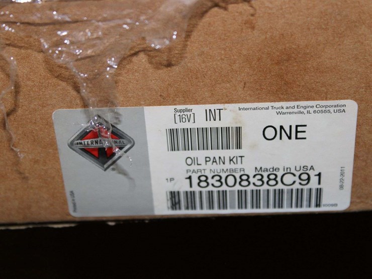 boxes-of-automotive-parts,-box-with-oil-pan-kit,-and-more-image-9