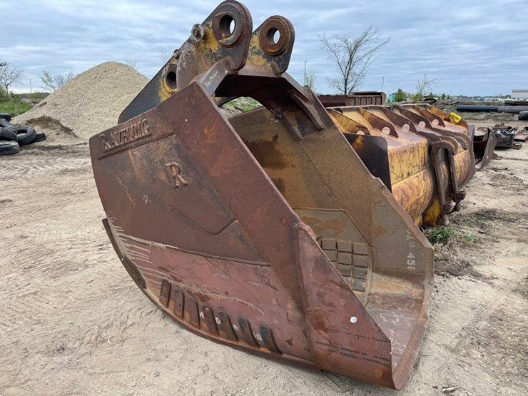 #3954-•-raveling-approx-46"-excavator-bucket-image-3