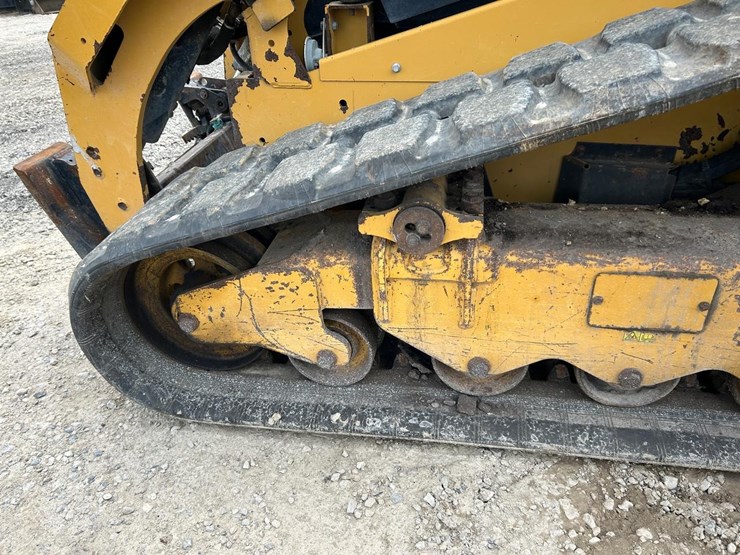 2015-caterpillar-299d-image-19