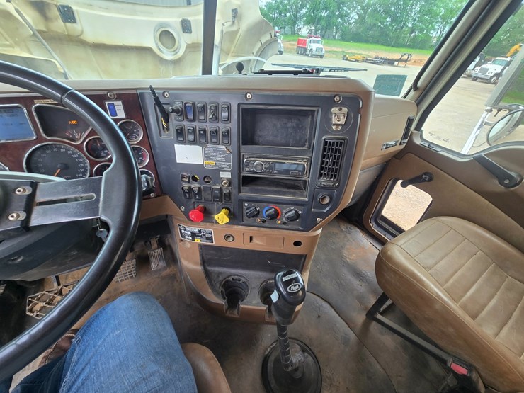 #24295-•-2011-mack-gu713-dump-truck-image-71