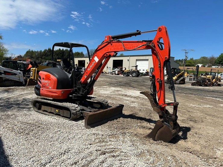 2022-kubota-kx040-4-image-6