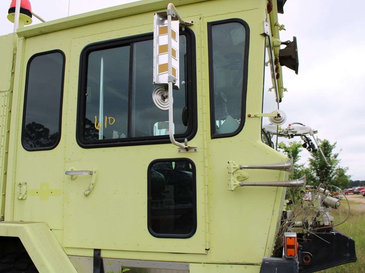1988-oshkosh-t-3000-airport-pumper-speciality-vehicle-10t9l5eh3j1032880-mileage:-9175-(2270-ho-image-17