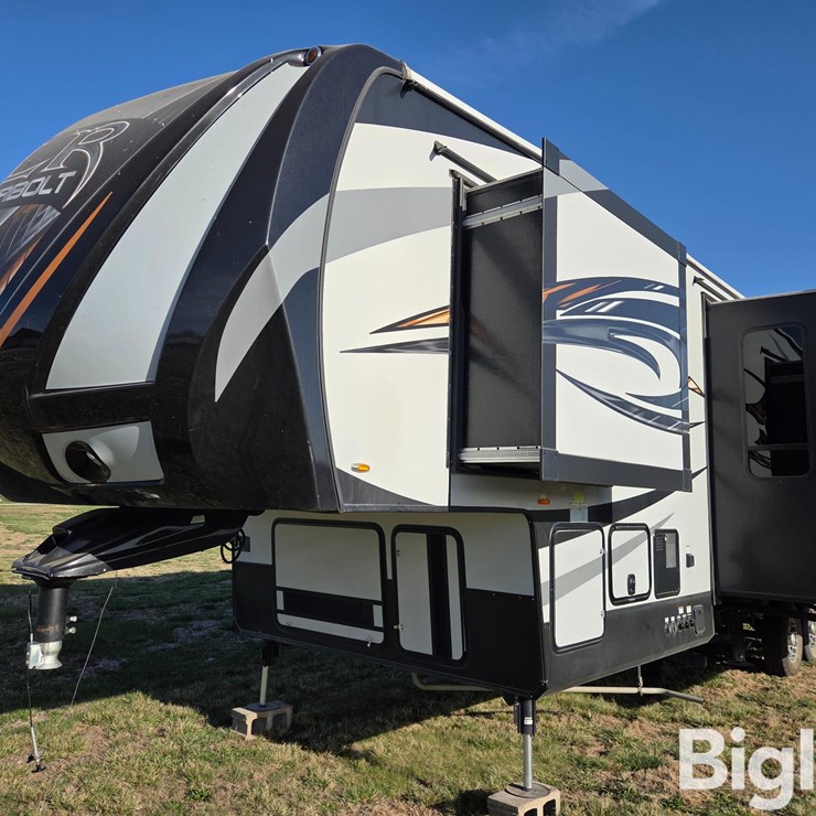 2015 Forest River XLR Thunderbolt T/A Toy Hauler