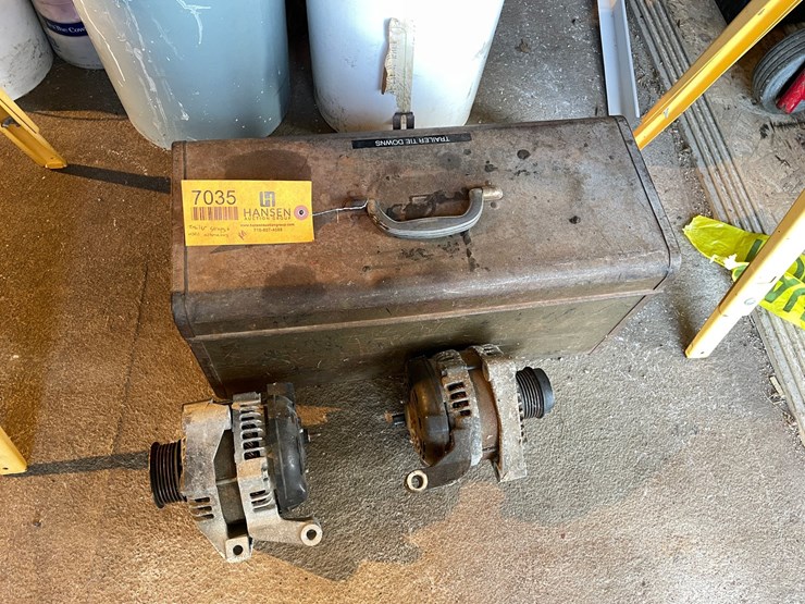 #7035-•-tool-boxes-and-straps-image-1