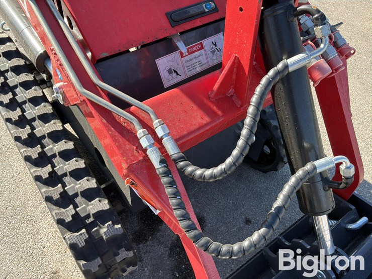 2026-massey-ferguson-730-image-13