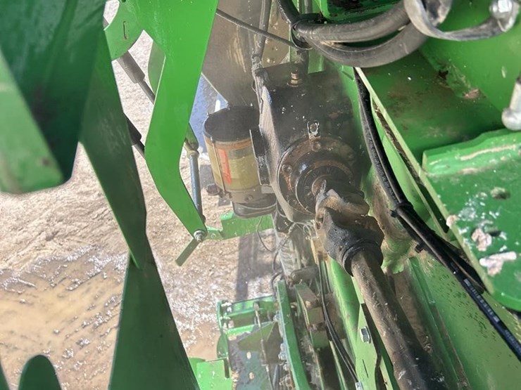 2016-john-deere-l340-image-26
