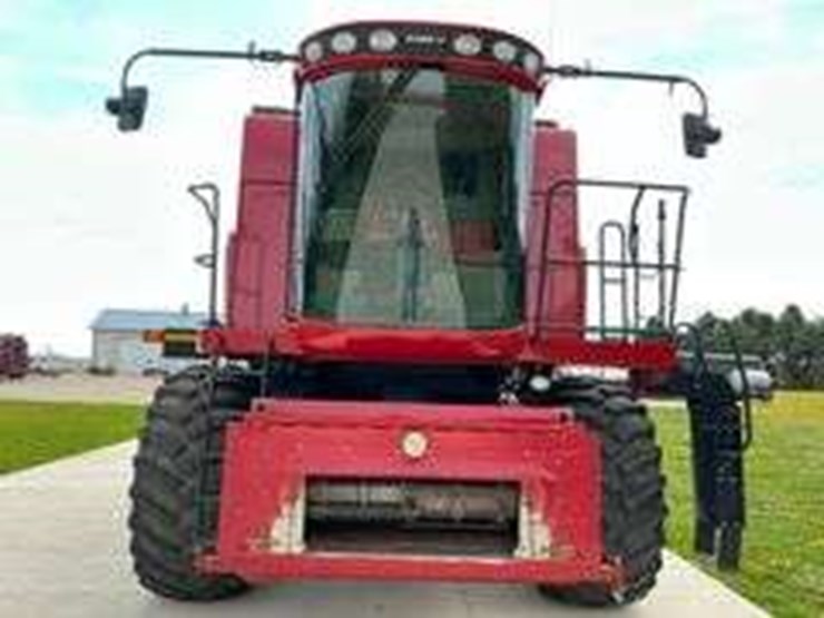 2012-case-ih-6130-image-15