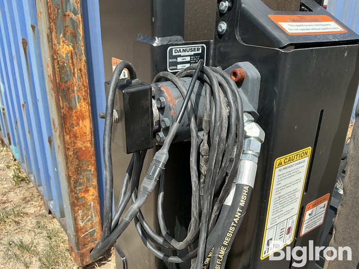 danuser-sm40-skid-steer-post-pounder-image-9