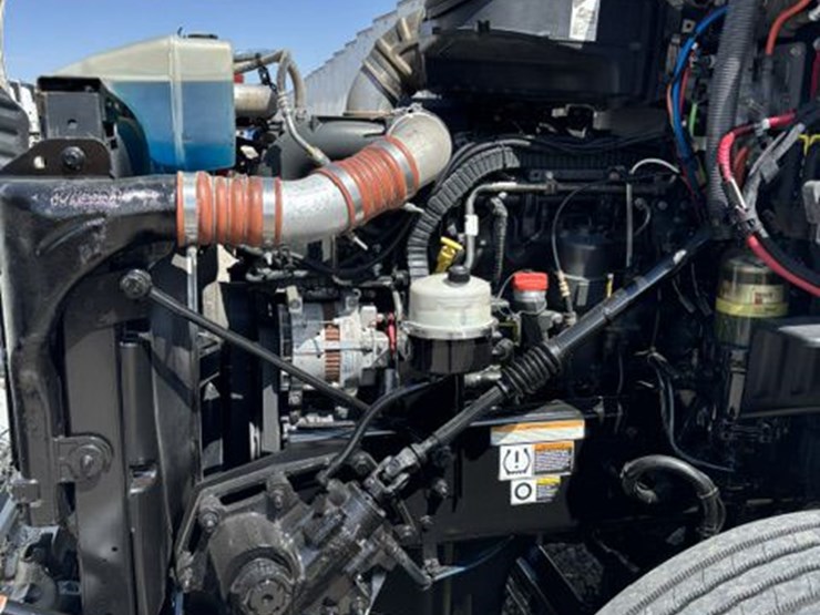 2019-peterbilt-579-image-17