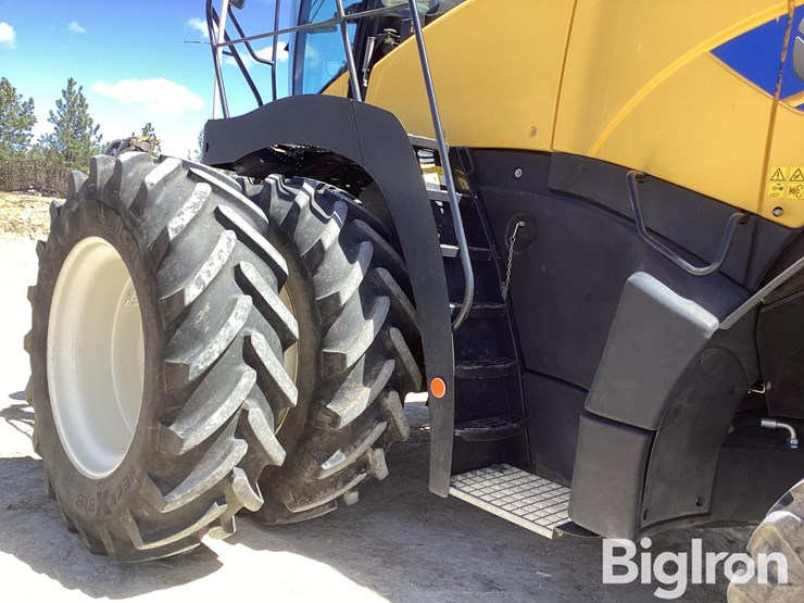 2015-new-holland-fr700-image-11