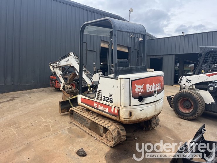 bobcat-325-image-6
