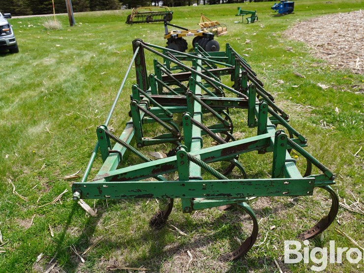 john-deere-12-image-8