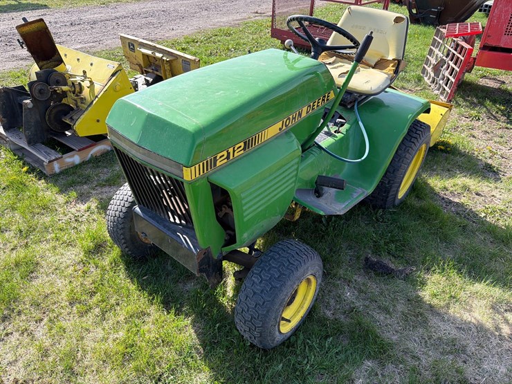 john-deere-212-image-8