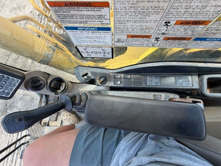 2011-kobelco-sk350-9-image-28