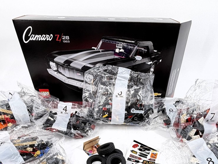 #32603-•-lego-icons-camaro-z28-set-image-14