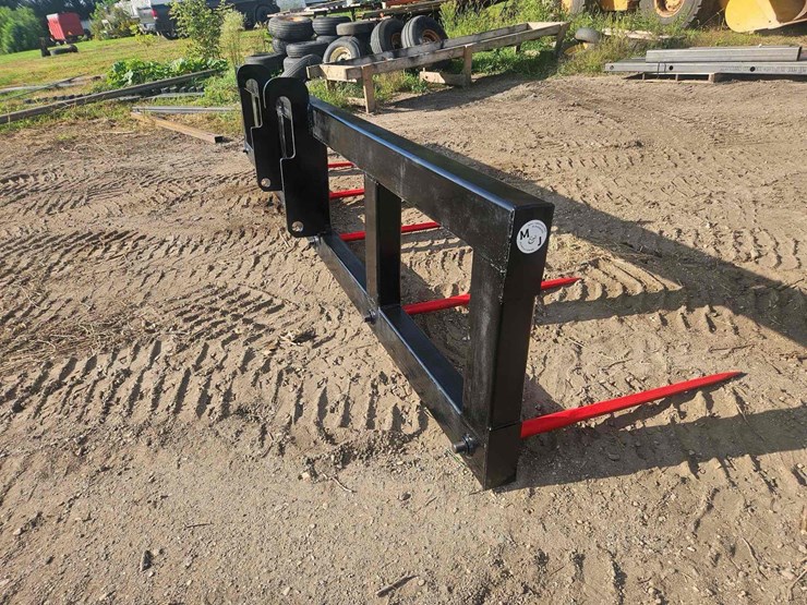 m&j-volvo-mount-triple-bale-spear-image-2