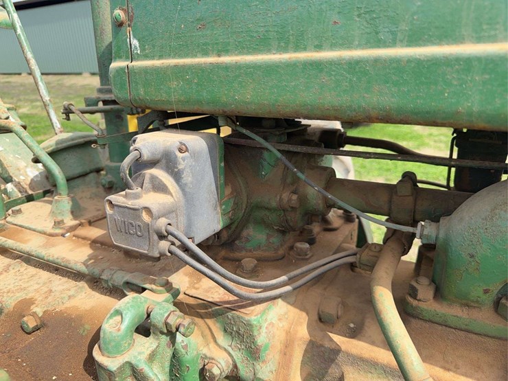john-deere-b-image-32