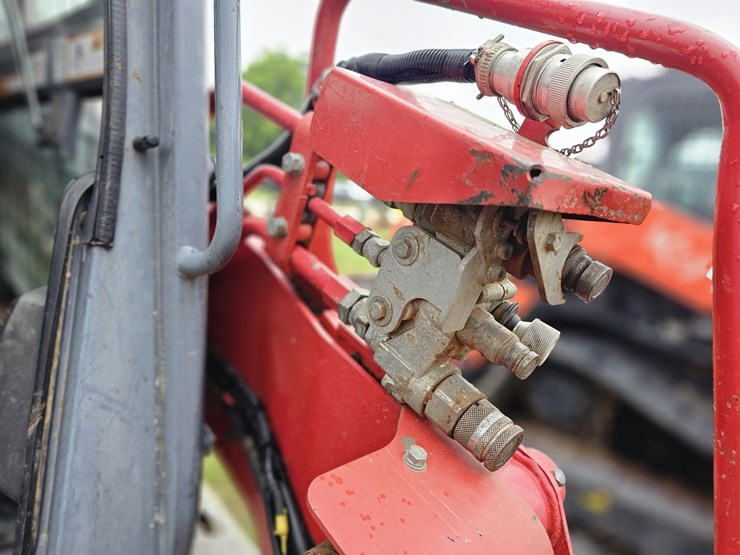 takeuchi-tl10v2-image-12