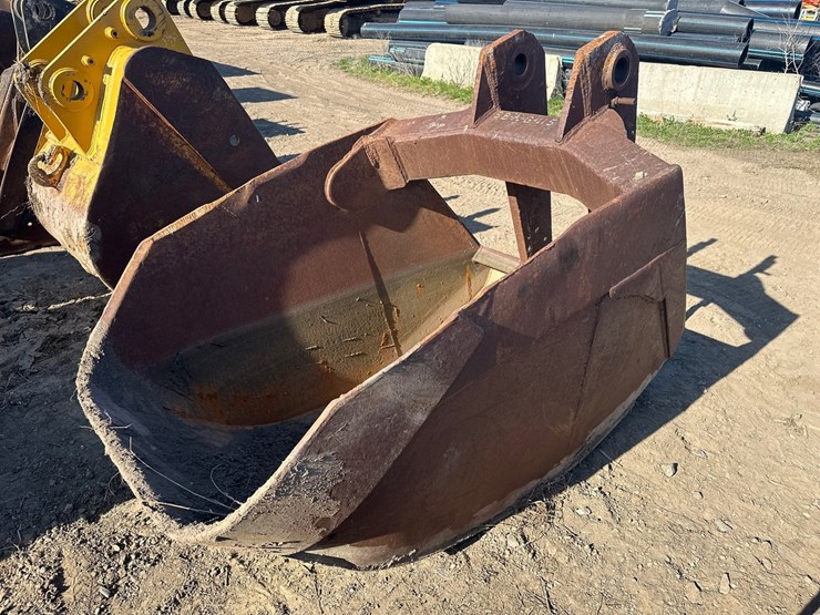 #4857-•-approx-48"-sand-excavator-bucket-image-3