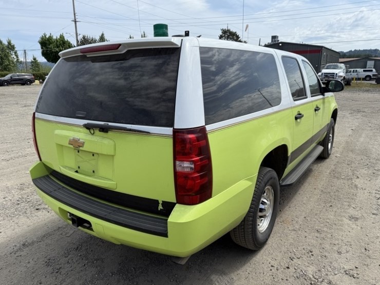2007-chevrolet-suburban-2500-image-4