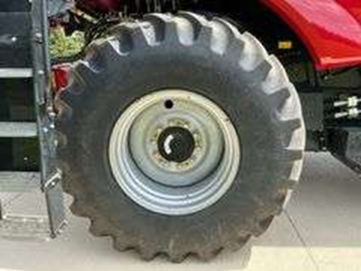 2012-case-ih-6130-image-34