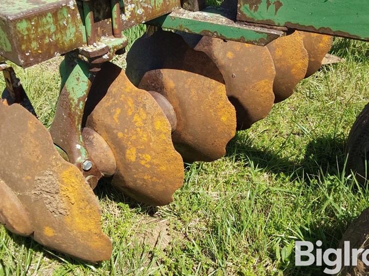 john-deere-12-image-17