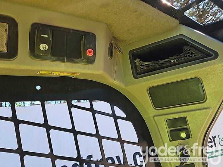 2015-caterpillar-257d-image-27