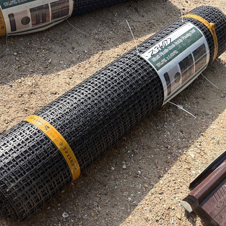#5196 • ROLL OF PLASTIC MESH SAFETY FENCING