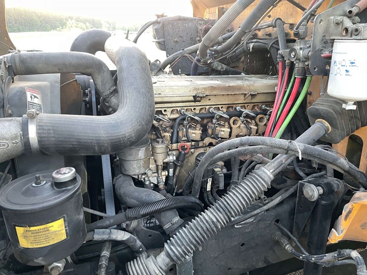 2004-freightliner-fs65-image-7