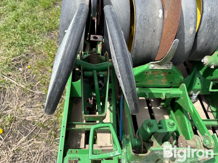 john-deere-7-image-15