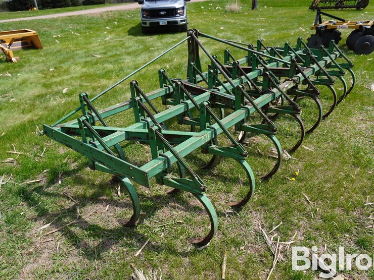 john-deere-12-image-7