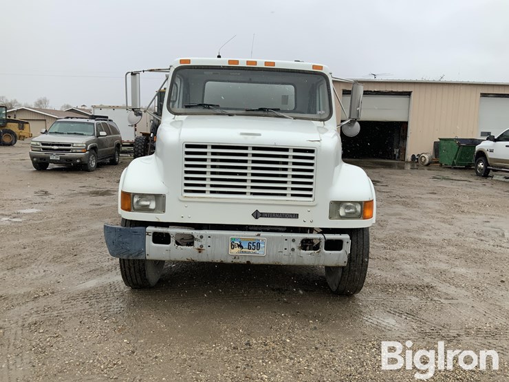 1997-international-4700-image-2