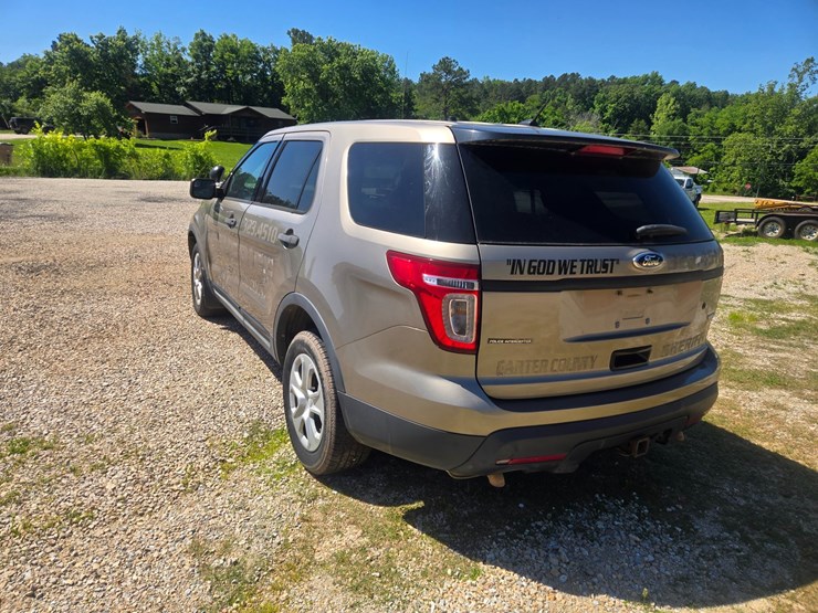 2015-ford-explorer-image-9