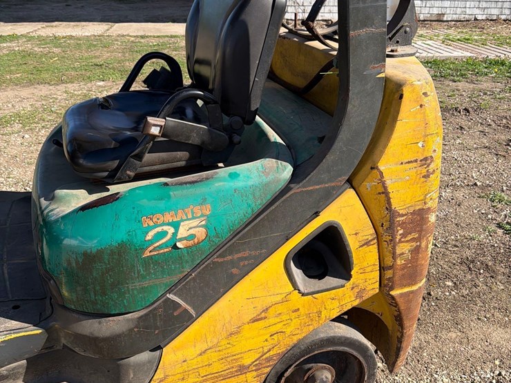 2007-komatsu-fg25st-propane-forklift-image-17