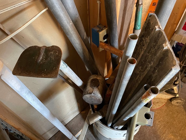 #7013-•-barrel-of-misc.-tools-image-5