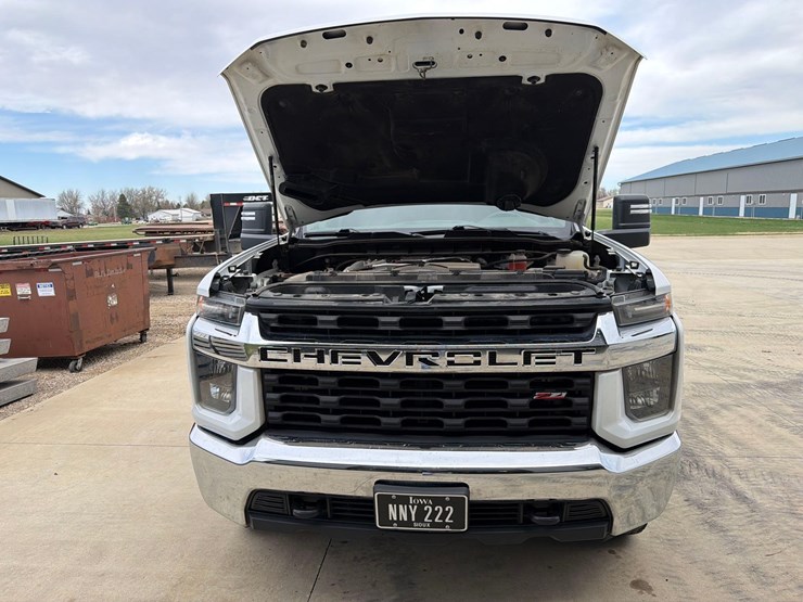 2021-chevrolet-2500hd-image-61