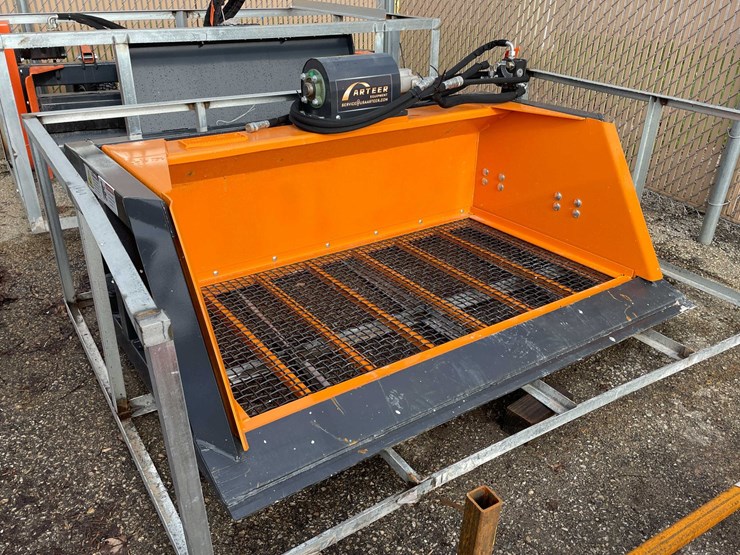 #9037-•-unused-arteer-skid-steer-72"-topsoil-screener-(o12)-image-2