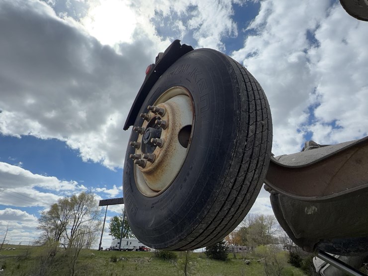 2001-mack-rd690s-image-38