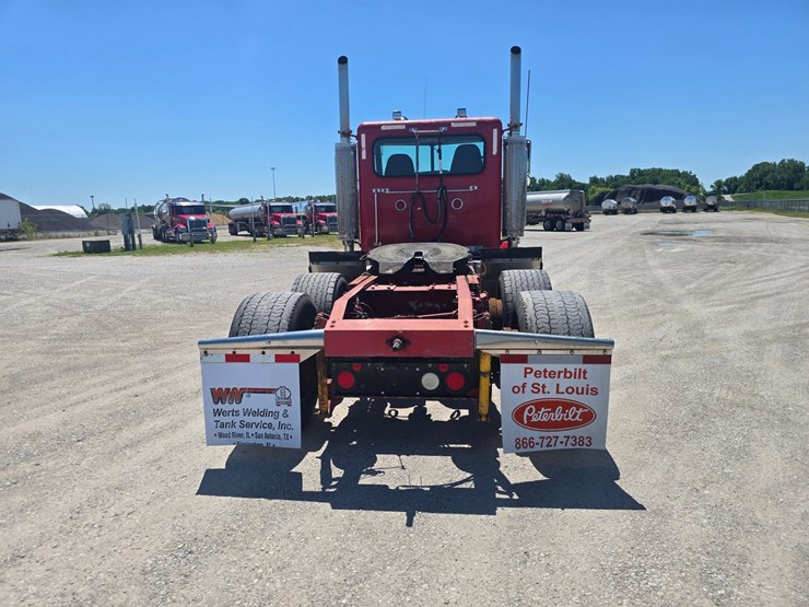 2007-peterbilt-379-image-16