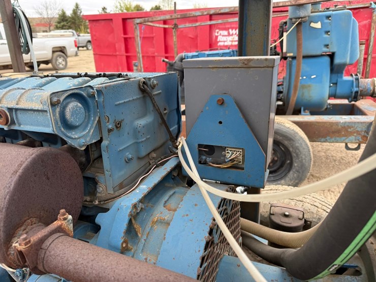 #3889-•-towable-water-pump-image-33