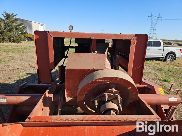 1985-hesston-4600-image-15
