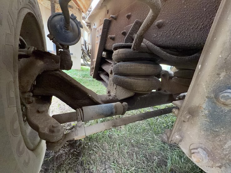 2001-mack-rd690s-image-16