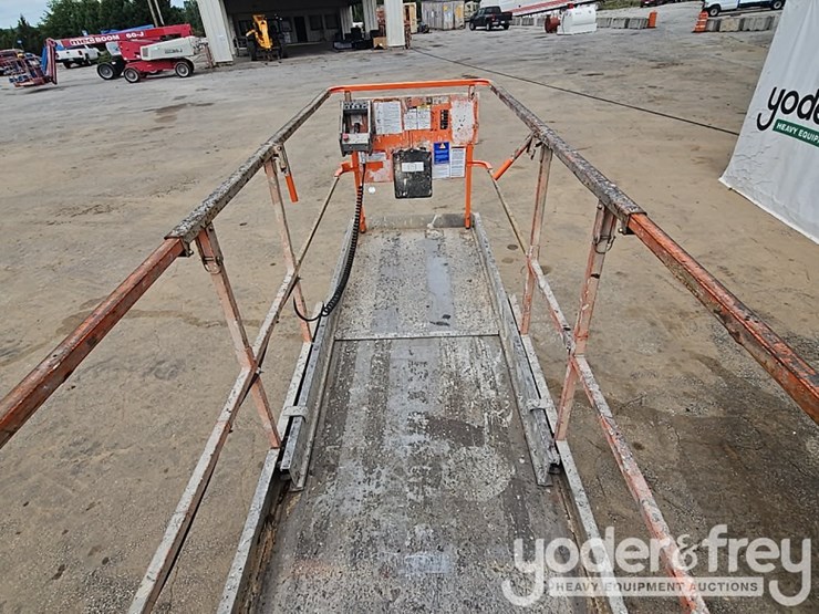 2015-jlg-2646es-image-12