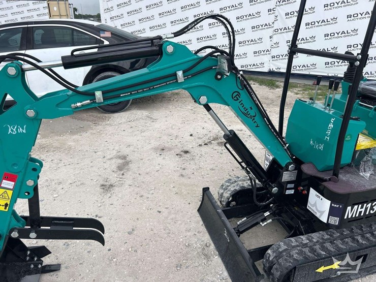2026-cfg-industrial-mh13rx-mini-excavator-image-15