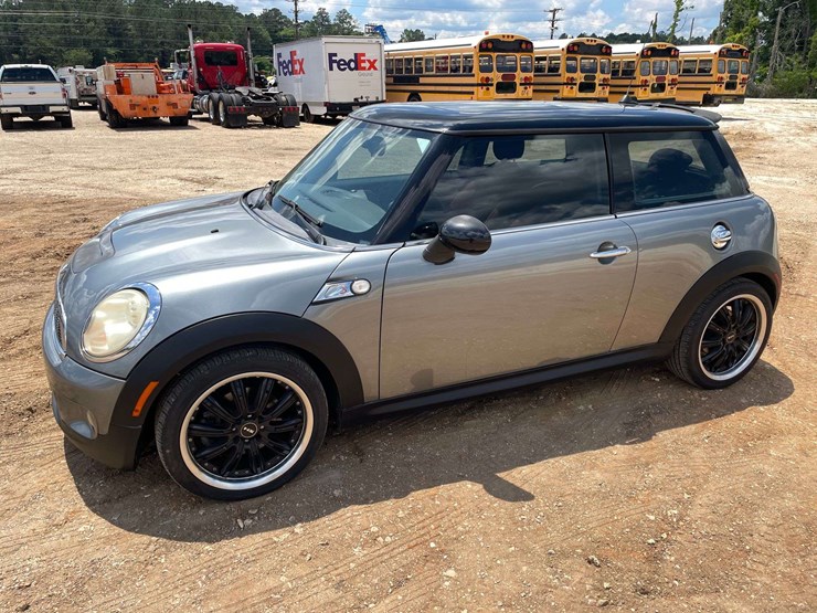 2007-mini-cooper-s-2-door-hatchback-(78,961-miles)-image-1