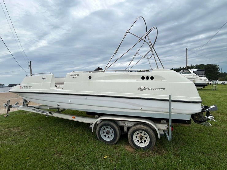 1996-chaparral-sunesta-230-deck-boat-w/mercruiser-se116-inboard/outboard-&-trailer-(no-title~bos-onl-image-4
