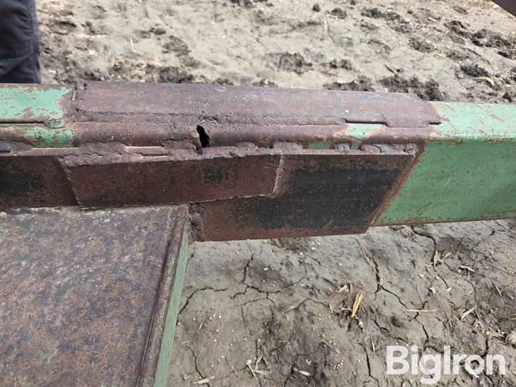 john-deere-200-image-19