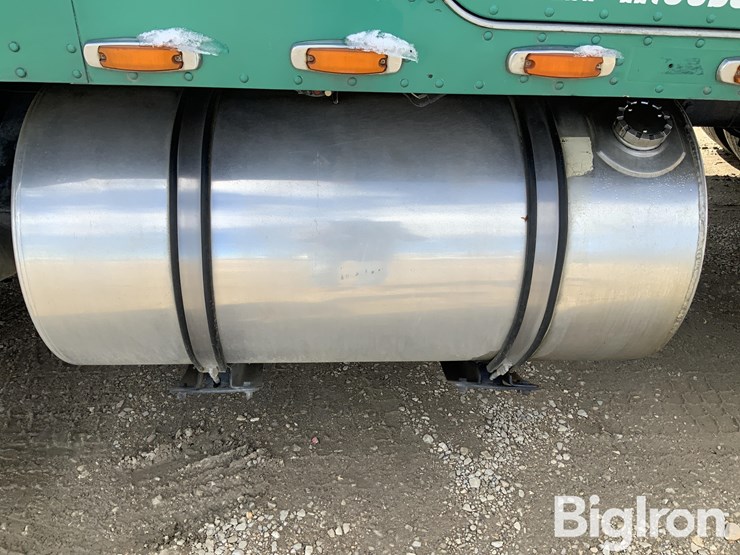 2005-kenworth-w900l-image-18