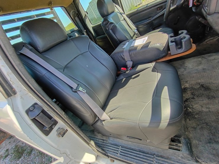 #24570-•-2001-chevrolet-silverado-pickup-truck-image-35